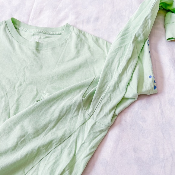 Vineyard Vines Whale Long Sleeve (Size: S) - Picture 6 of 13